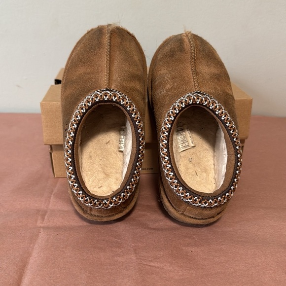 UGG Tan tasmin Shoe Box with Label - Picture 2 of 7